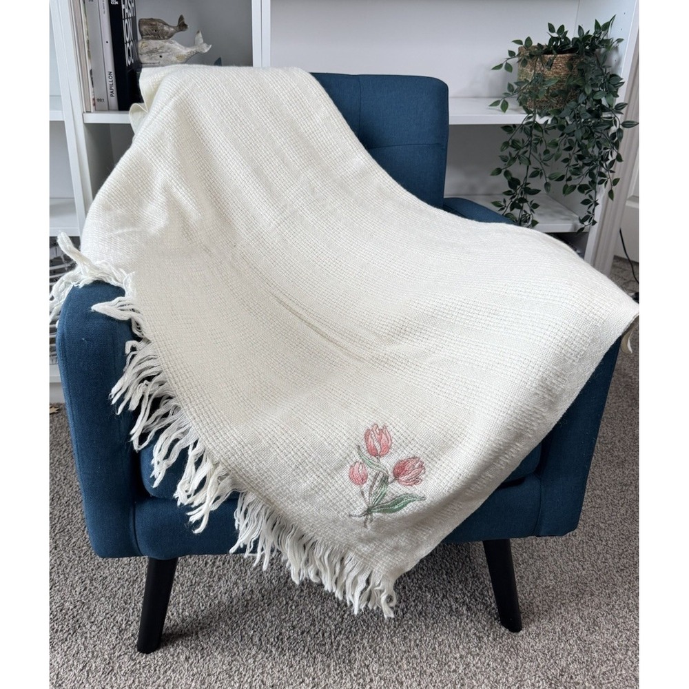 Tulips &‎ Ivory Wool Blend Throw Blanket Fringe Floral Tulip Cottagecore Shabby